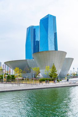 Incheon, Kore, 25 Ekim 2019: Incheon, Kore Cumhuriyeti 'ndeki Central Park' taki üç kase kültür merkezi