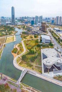 INCHEON, KOREA, EKİM 25, 2019: Incheon, Kore 'deki Songdo Park' taki Tri-Bowl Kültür Merkezi