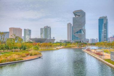 INCHEON, Kore, 25 Ekim 2019: Kore Cumhuriyeti Incheon 'daki Songdo Central Park' taki G-Tower