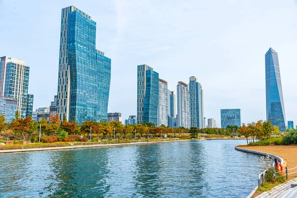 Incheon Korea Październik Października 2019 Drapacze Chmur Otaczające Central Park — Zdjęcie stockowe