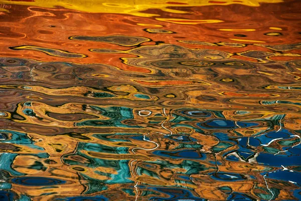 Reflectie Het Wateroppervlak — Stockfoto