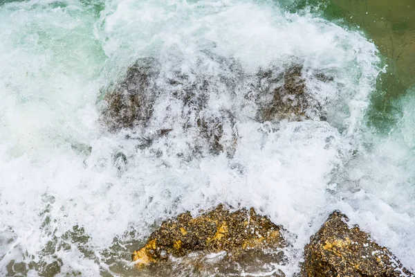 Krachende Wellen Strand — Stockfoto