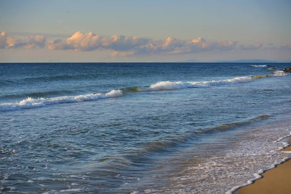 Kaya Deniz Kıyılarıyla Güzel Bir Manzara — Stok fotoğraf