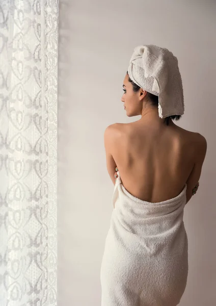 Pretty Girl Showering Wrapped Towels — Stock fotografie