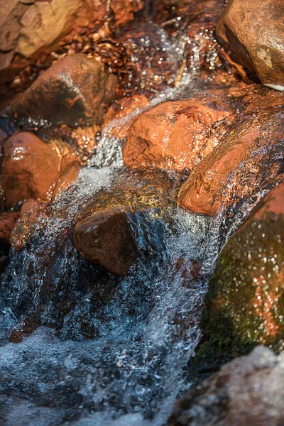 Río de la montaña — Foto de Stock