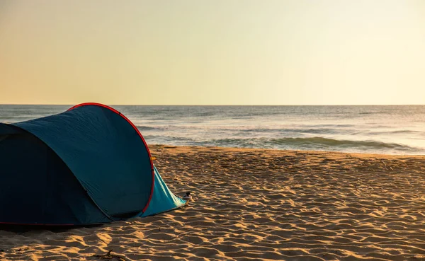 Uma pequena tenda — Fotografia de Stock