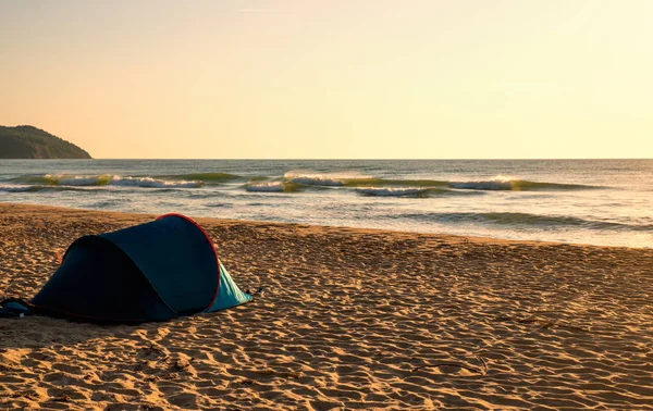 Uma pequena tenda — Fotografia de Stock