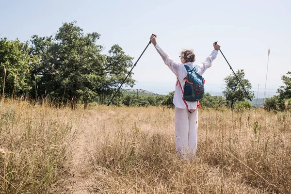 Menina na natureza — Fotografia de Stock