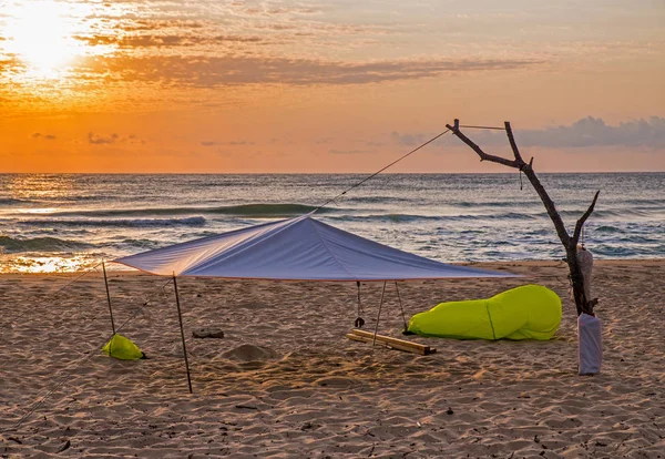 Tenda sulla spiaggia — Foto Stock