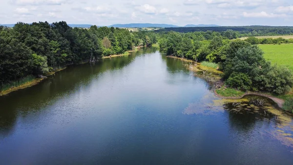 川と自然景観 空気から撮影 — ストック写真