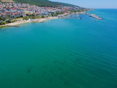 Hava fotoğrafçılığı. Bulgaristan 'daki Sveti Vlas limanının panoramik manzarası