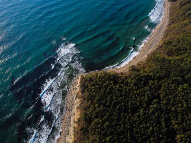 Yaz sahneleri, deniz ve kumsal havadan çekiliyor.