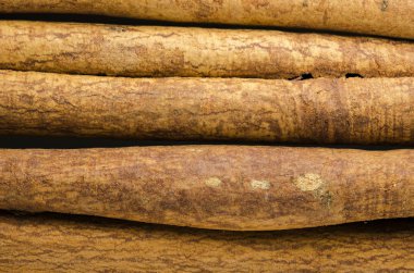 Organik bir tarçın cildin kapatın. Baharatlı