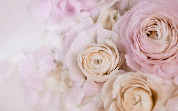 Ελαφριά Ροζ Λουλούδια Για Την Αγαπημένη Royalty Free Εικόνες Αρχείου