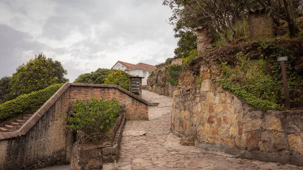 Camino a la cima del Cerro de Monserrate en Bogota