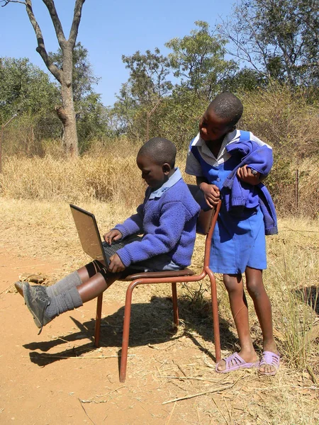 Chibero Zimbabwe October 2015 Два Ученика Начальной Школы Школьной Форме — стоковое фото