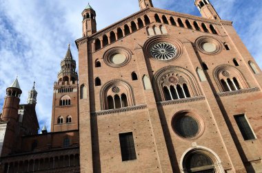 Katedral kule, Cremona ile