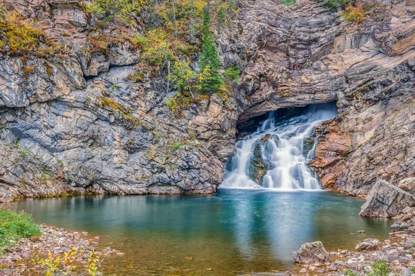 Gacier Milli Parkı iki tıp alanında çalışan kartal düşer