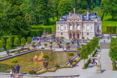 Linderhof Palace Ettal Abbey yer alır. Bavyera. Almanya
