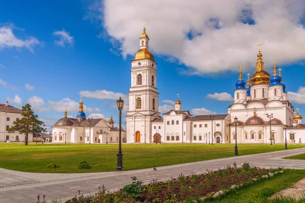 Vista de las iglesias de Tobolsk Kremlin.Tyumen region.Russia — Foto de Stock