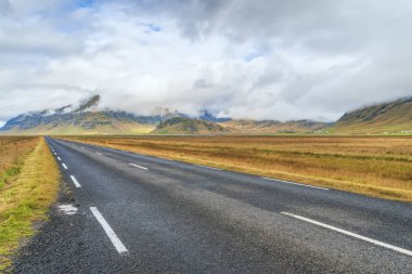 İzlanda 'daki çevre yolu veya 1.