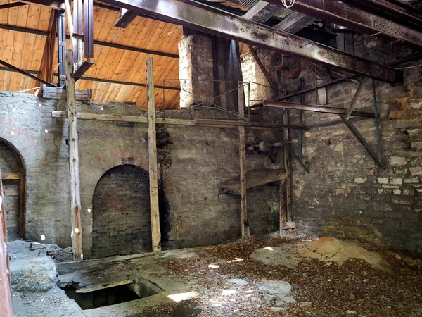 Interior of an abandoned hydroelectric power station, last century — Stock Photo, Image