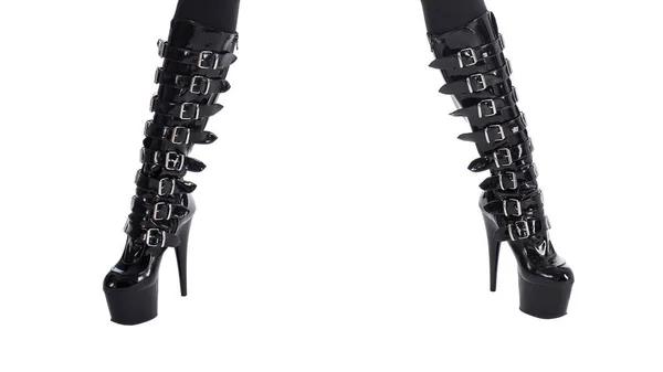 Сексуальные женские ноги в блестящих черных фетишистских сапогах на высоком каблуке, изолированные на белом фоне спереди — стоковое фото