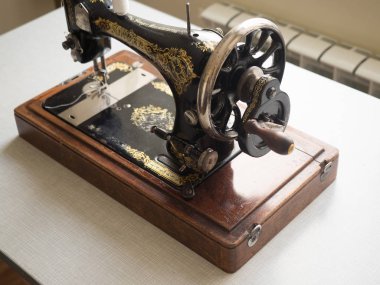 Singer dikiş makinesi, seçici odak ilk el