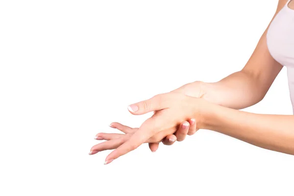 Mãos femininas com manicure clássico francês. Mulher limpa as mãos, fundo branco, close-up — Fotografia de Stock