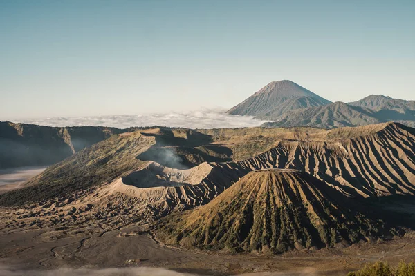 Çıkış insanlar ama yüksek potansiyel yeteneği var gibi Valcano tutmak sakin ama aslında onun içinde güçlü enerji içerir