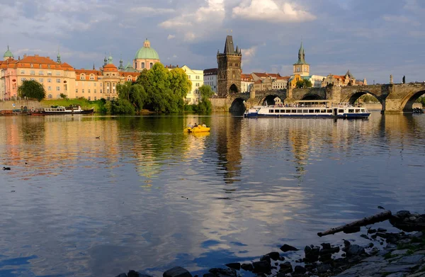 Utsikt Över Gamla Stan Och Karlsbron Prag — Stockfoto