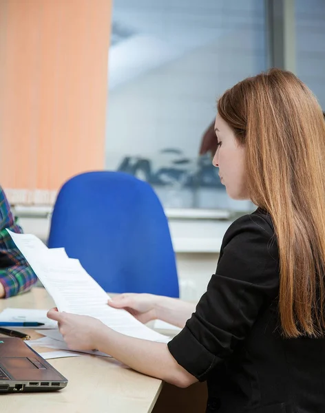 Business Woman Holding Documents Office — стоковое фото