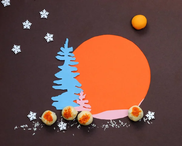 カラー ペーパーとおいしいトリュフからお祭りの背景 クリスマスっぽい背景 — ストック写真