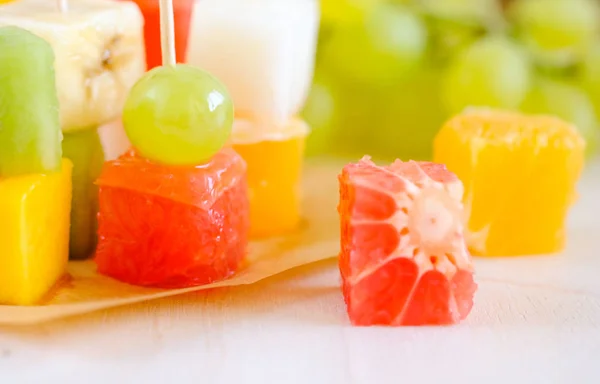 Close View Fruit Platter Cut Fruits — Stock Photo, Image