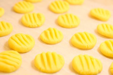 Bir parşömen üzerine çok sayıda ham sitrik tanımlama bilgisi