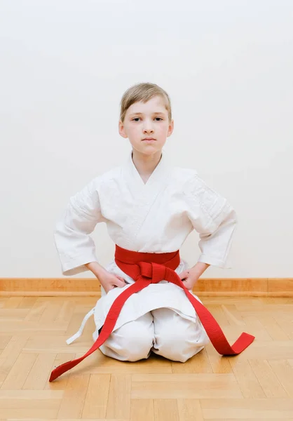 Entrenamiento Karate Para Niños —  Fotos de Stock