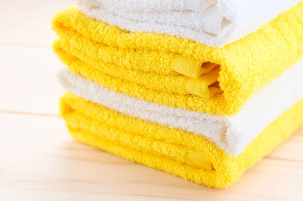 Ręczniki Bawełny Zbliżenie Strzał Podłoże Drewniane — Zdjęcie stockowe