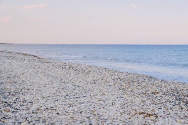 Akdeniz kıyısında günbatımı