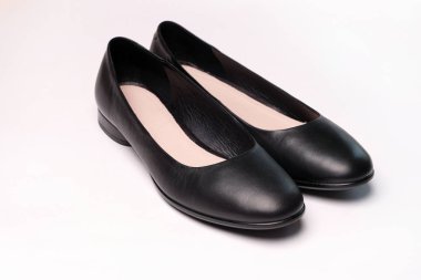 Kadın siyah deri bale ayakkabıları