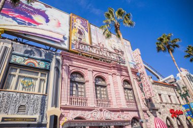 Osaka, Japonya - 17 Kasım 2018: The Hollywood tarzı tema parkı binalar Universal Studio Japonya (Usj).