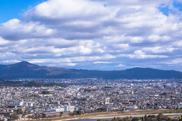 Arashiyama'daki Iwatayama Monkey Park, Kyoto şehrinin, Japonya'nın muhteşem panoramik manzarasını sunmaktadır..