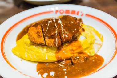 Kanazawa, Japonya - 24 Kasım 2018: Pomme no Ki, Japon Omurice'i konusunda uzmanlaşmış Batı tarzı bir restoran zinciridir..