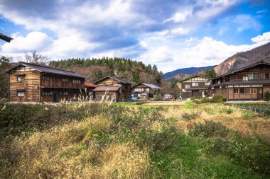Shirakawa-go, Japonya - 25 Kasım 2018: Shirakawago, Unesco Dünya Mirası listesindeyer aldığından beri Japonya'nın en ünlü köyü ve en tarihi Gassho-zukuri evleri var.