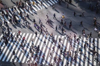 Tokyo, Japonya-Aralık 1, 2018: Shibuya Crossing hava görünümü dünyanın en işlek kesişiminden biri olarak.