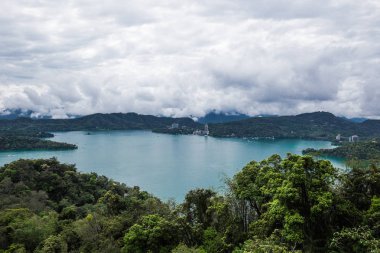 Tayvan'daki ünlü Sun Moon Gölü'nün manzara görünümü