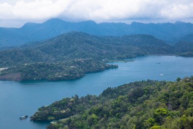 Ci-en Pagoda, Nantou, Tayvan'dan Güneş Ay Gölü'nün muhteşem manzarası.