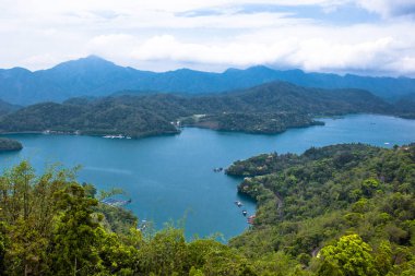 Ci-en Pagoda, Nantou, Tayvan'dan Güneş Ay Gölü'nün muhteşem manzarası.