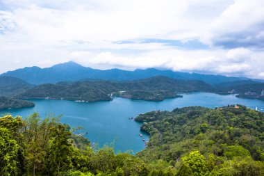 Ci-en Pagoda, Nantou, Tayvan'dan Güneş Ay Gölü'nün muhteşem manzarası.