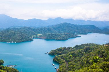 Ci-en Pagoda, Nantou, Tayvan'dan Güneş Ay Gölü'nün muhteşem manzarası.