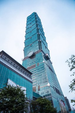 Taipei, Tayvan - 23 Mayıs 2018: Taipei 101, Tayvan'ın Taipei eyaletinde yer alan bir gökdelendir. Bina resmen 2004 yılında dünyanın en yüksek olarak sınıflandırıldı.